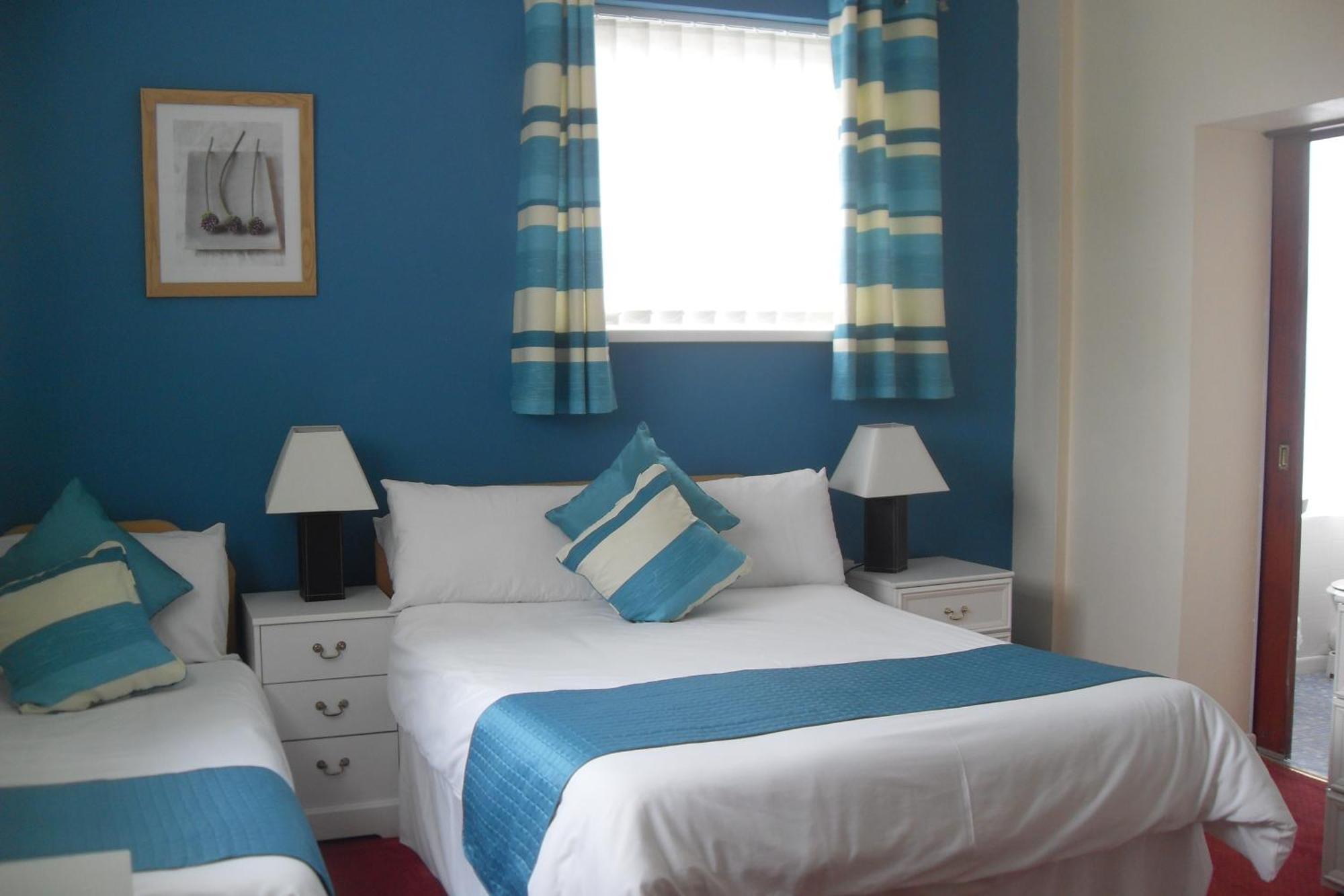 The Grays Bed & Breakfast Blackpool Room photo